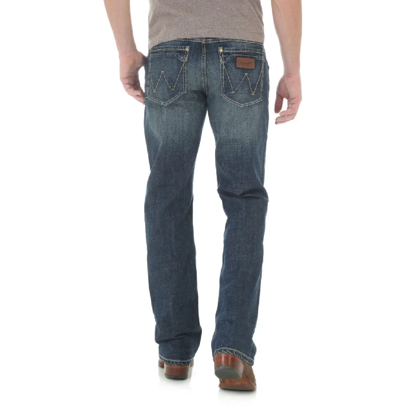 Men's Cargo Jeans with Multiple Pockets for a Practical and Outdoor - Friendly LookWrangler Retro Layton Jean