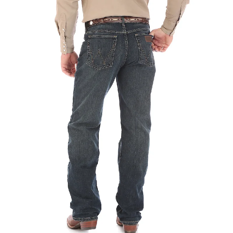 Men's Jeans with an Elastic Waistband for Ultimate ComfortWrangler 20X 01 Competition Jean